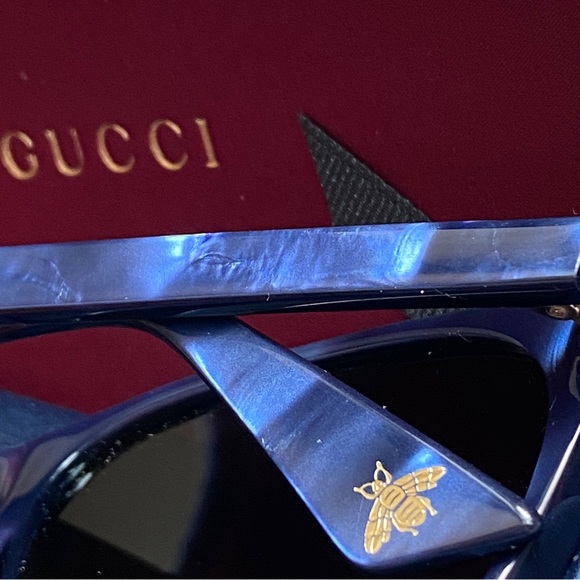 GUCCI Limited Edition Blue Pearl Sunglasses - Picture 9 of 9